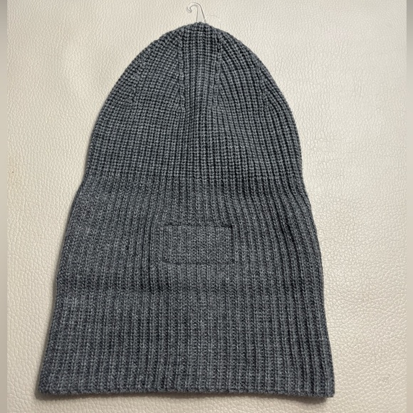 NWT - Coach Rubber Logo Patch Roll Up Wool Blended Beanie - Picture 5 of 6